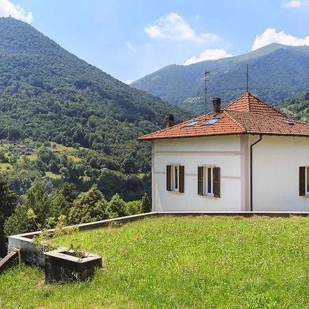 In Oleandra With Privet Garden & Pool