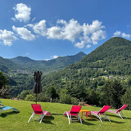 In Oleandra With Privet Garden & Pool Villa Dizzasco