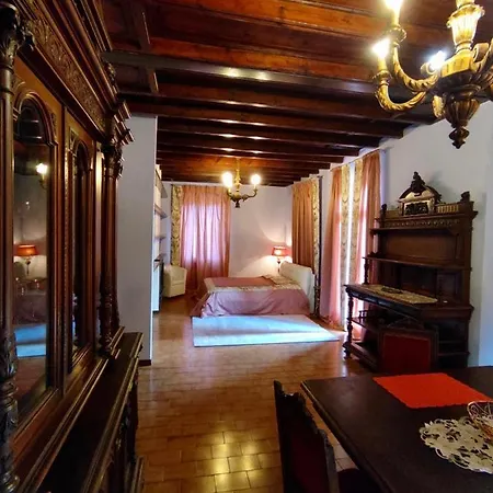 In Oleandra With Privet Garden & Pool Villa Dizzasco