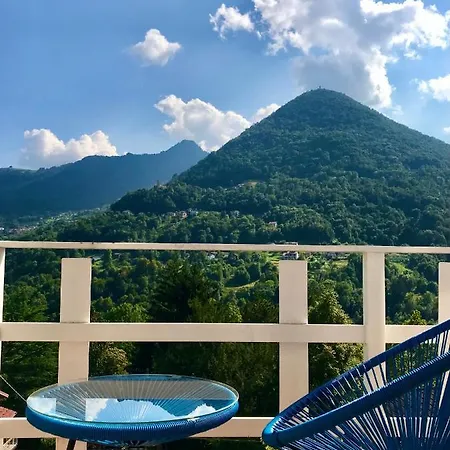 In Oleandra With Privet Garden & Pool