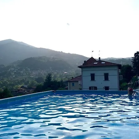 In Oleandra With Privet Garden & Pool