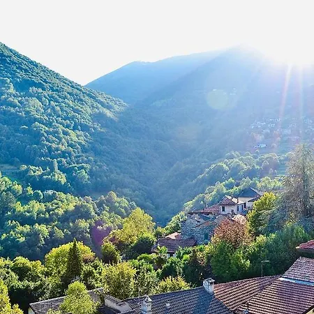 In Oleandra With Privet Garden & Pool Villa Dizzasco