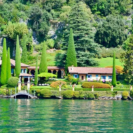 In Oleandra With Privet Garden & Pool Villa Dizzasco