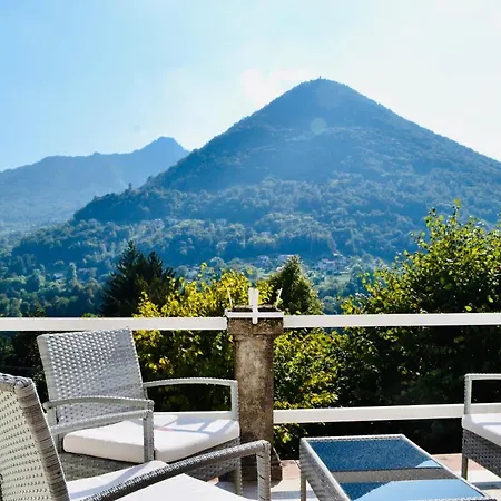 Villa In Oleandra With Privet Garden & Pool *