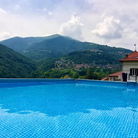In Oleandra With Privet Garden & Pool Villa Dizzasco