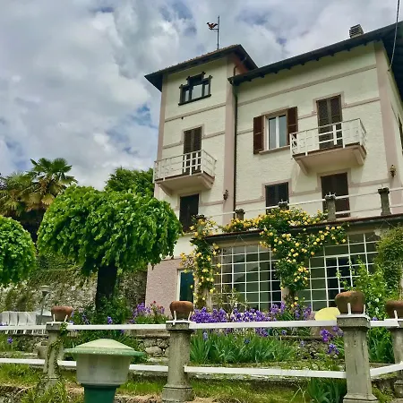 In Oleandra With Privet Garden & Pool Villa Dizzasco