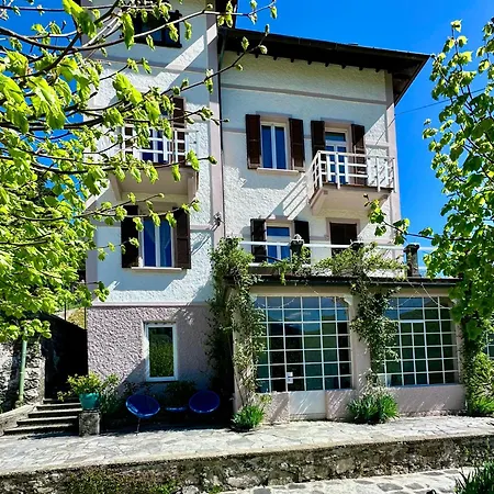 In Oleandra With Privet Garden & Pool Villa Dizzasco